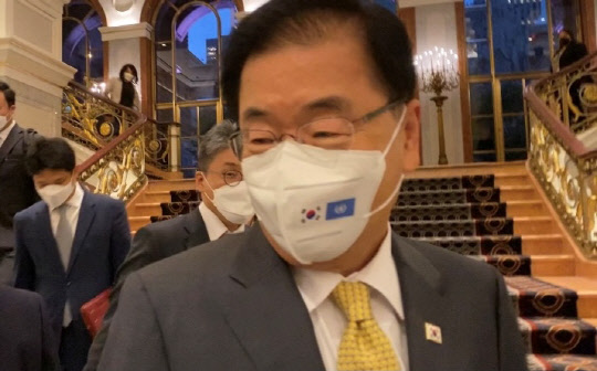 정의용 외교부 장관이 22일(현지시간)한미일 외교장관 회담을 마치고 나서고 있다. 연합뉴스